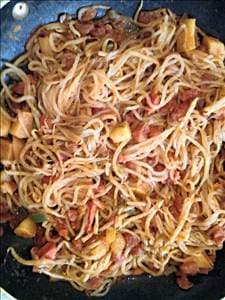 Shirataki Noodles with Bean Sprouts & Red Curry