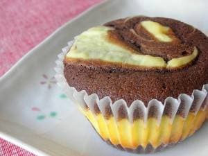Mini Cocoa Swirl Cheesecakes