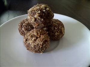 Chewy Almond Raisin Cinnamon Balls