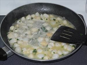 Scallop and Chardonnay Pasta Sauce