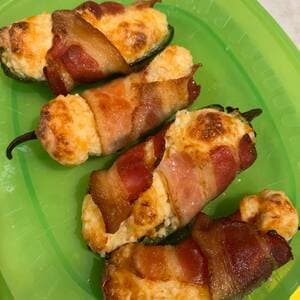 Bacon Wrapped Jalapeño Poppers